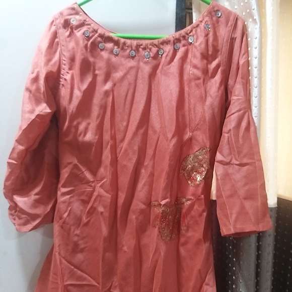 Dress - Picture 2 of 4